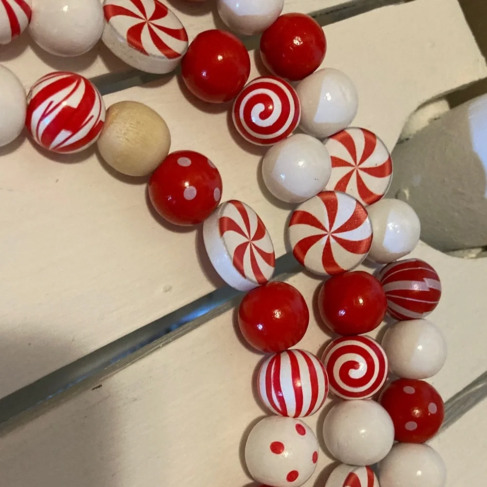 HAND CRAFTED FARMHOUSE TIERED TRAY WOOD GARLAND Set of 3 RED WHITE CHRISTMAS